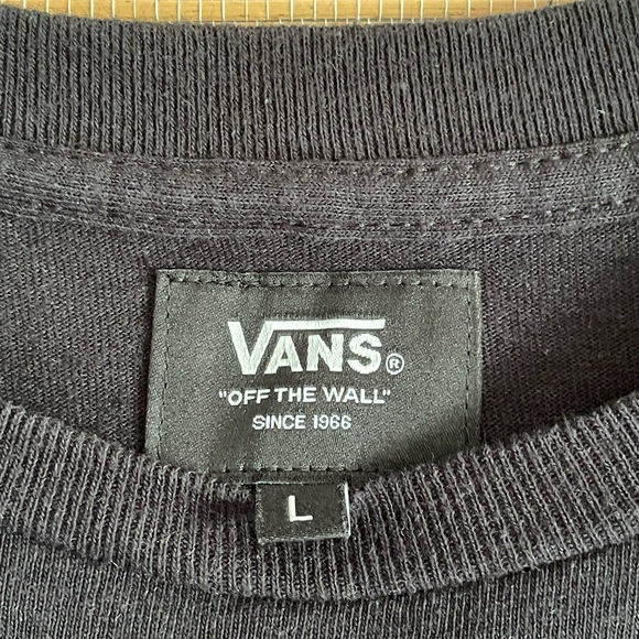 Vans Black T-Shirt  JAPAN EXCLUSIVE - Picture 3 of 3